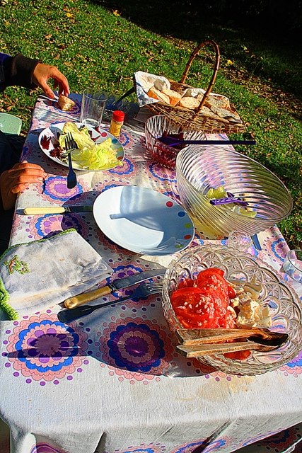 When the sun is up we prefer to eat lunch outdoor. I learn to prepare some basic French cuisine ;)